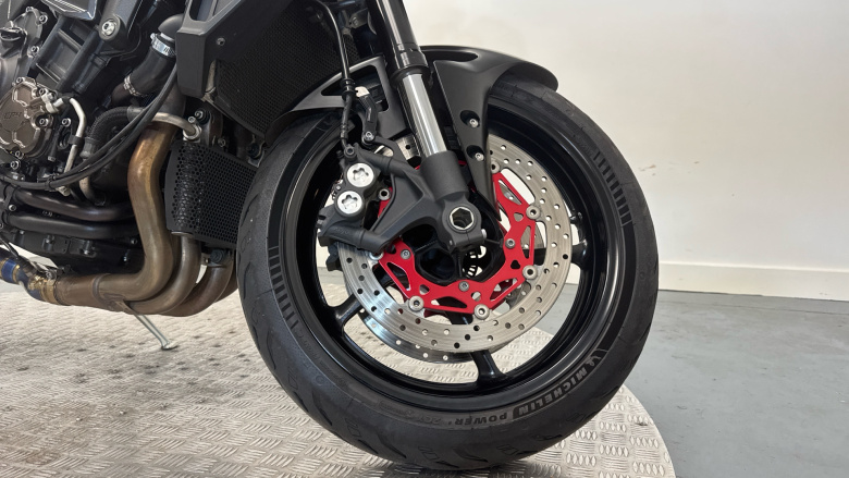 Yamaha Mt-10 (16MY)
